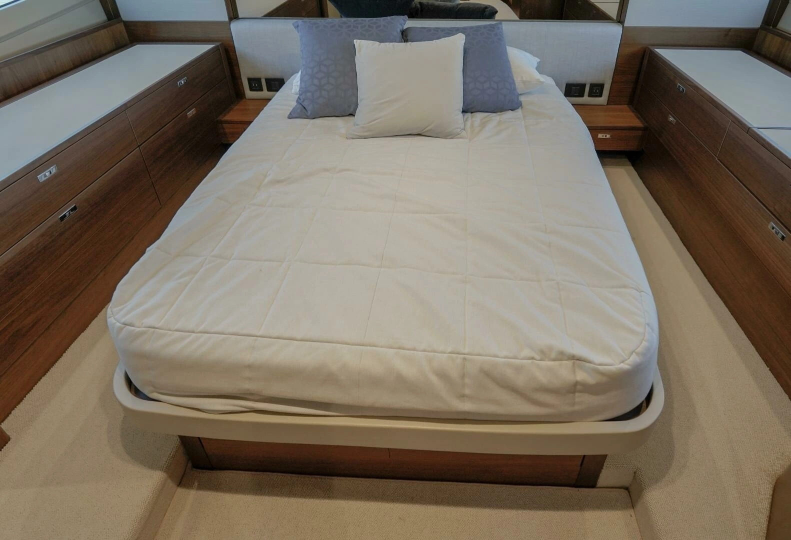 2021 Princess F50 - Image 27