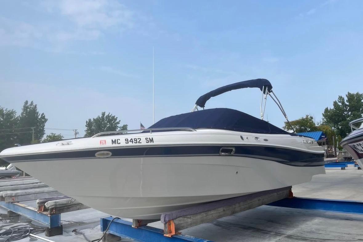 2002 Four Winns 240 Horizon