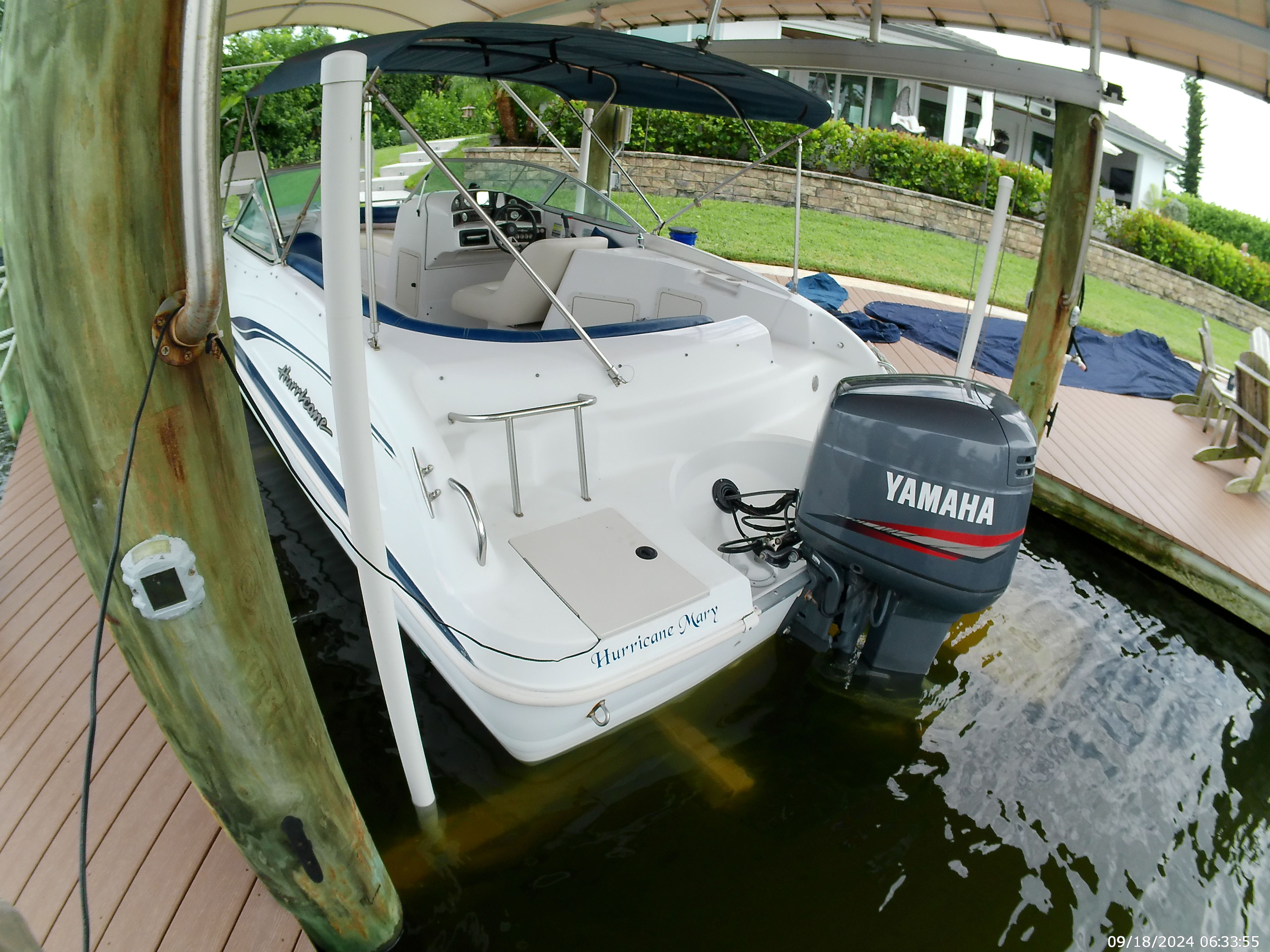 2000 Godfrey / Hurricane Sundeck 237 I/O - 38