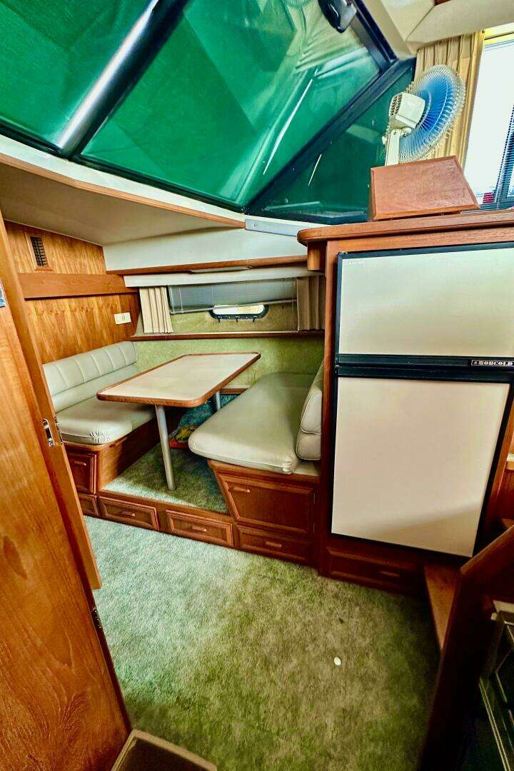 1991 Carver 3807 Aft Cabin - Image 25