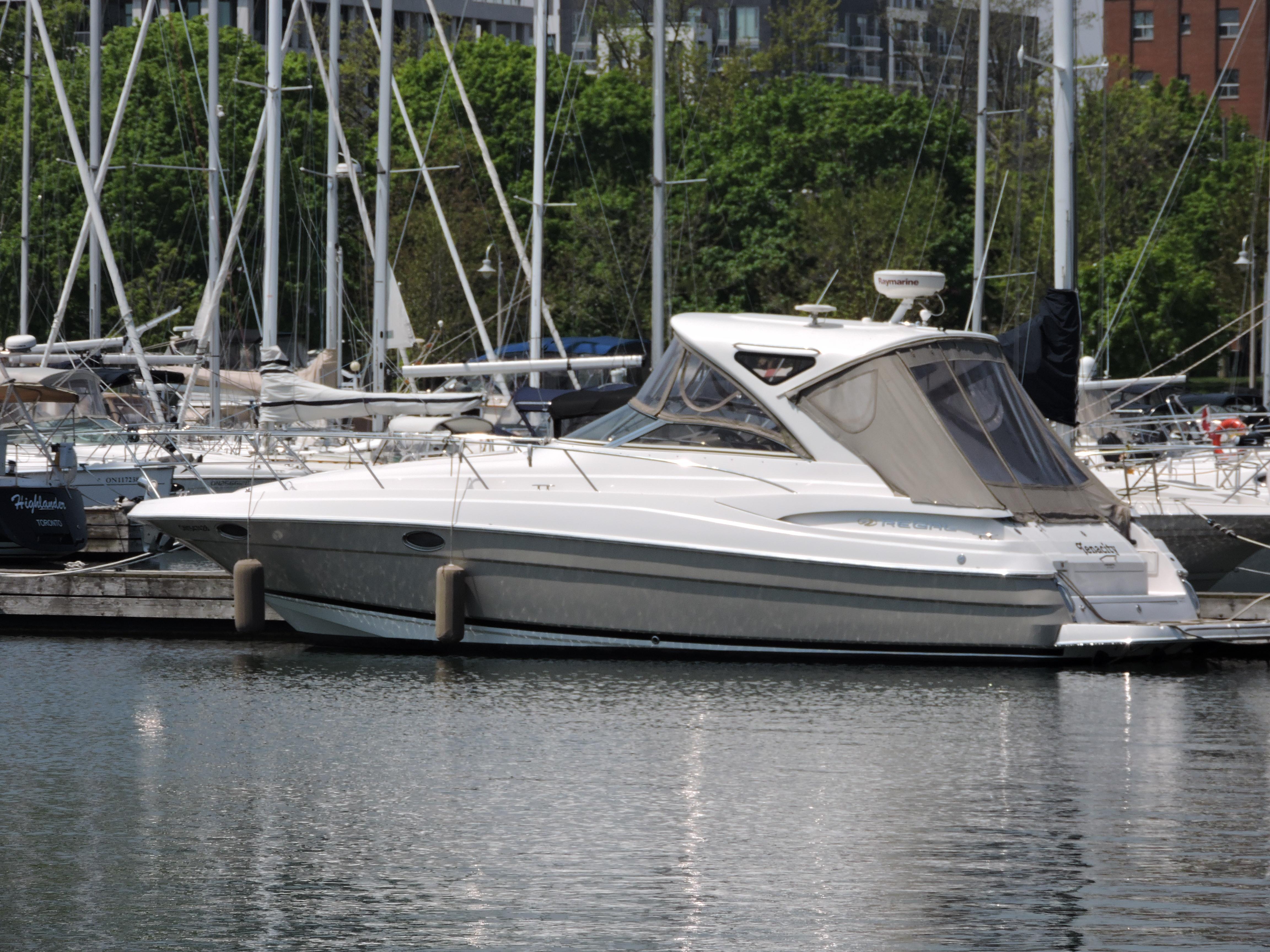 2007 Regal 3760 Sportyacht