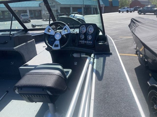 2026 G3 Angler V 1850 SF - 7