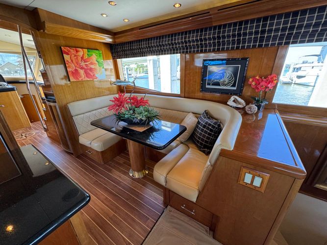 2002 Hatteras 75 My - Image 15