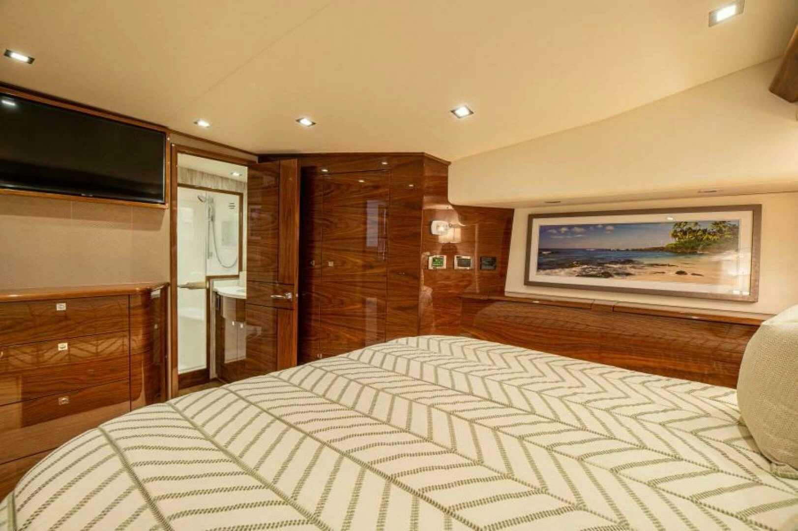 2023 Viking 64 Convertible - Image 23