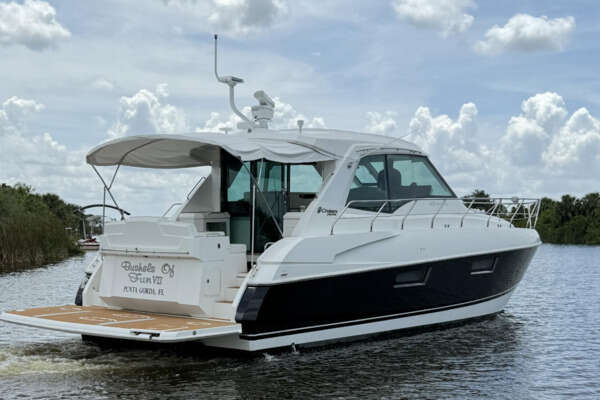 2012 Cruisers Yachts 48 Cantius