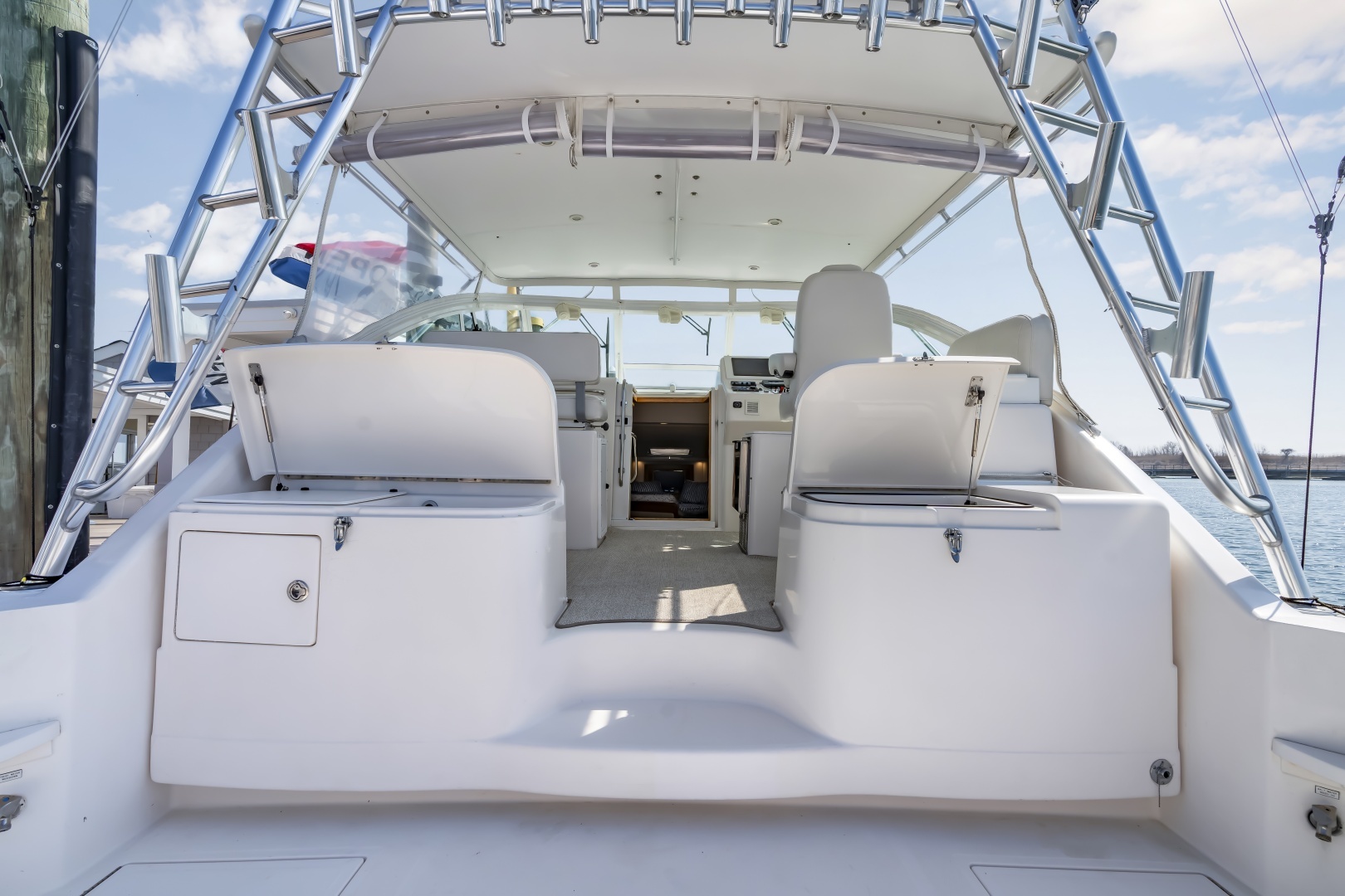 2005 Cabo 35 Express - Image 23