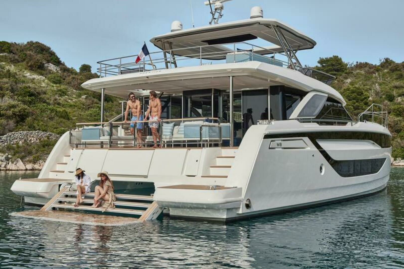 2027 Prestige M8 - Image 5