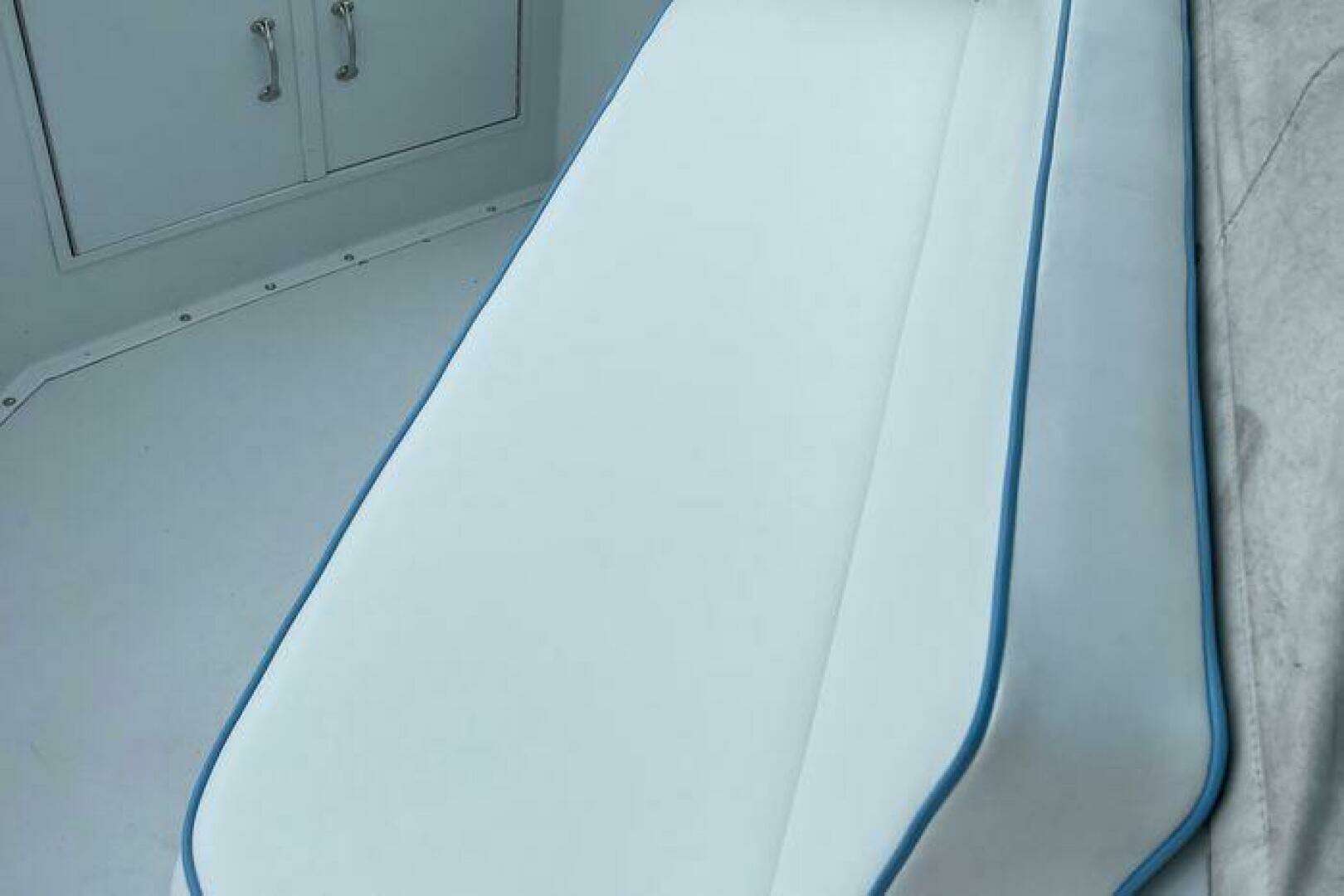 1990 Hatteras 45 Convertible - Image 20