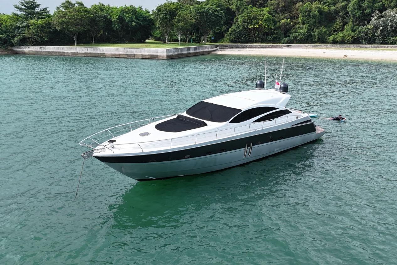 2007 Pershing 62