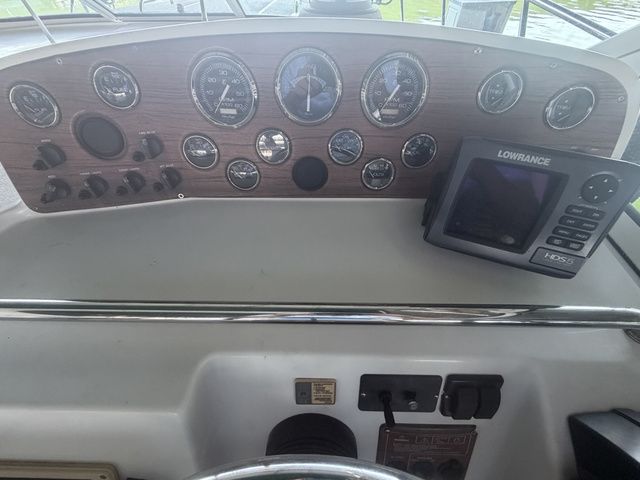 1999 Chris-Craft 300 Express - 15