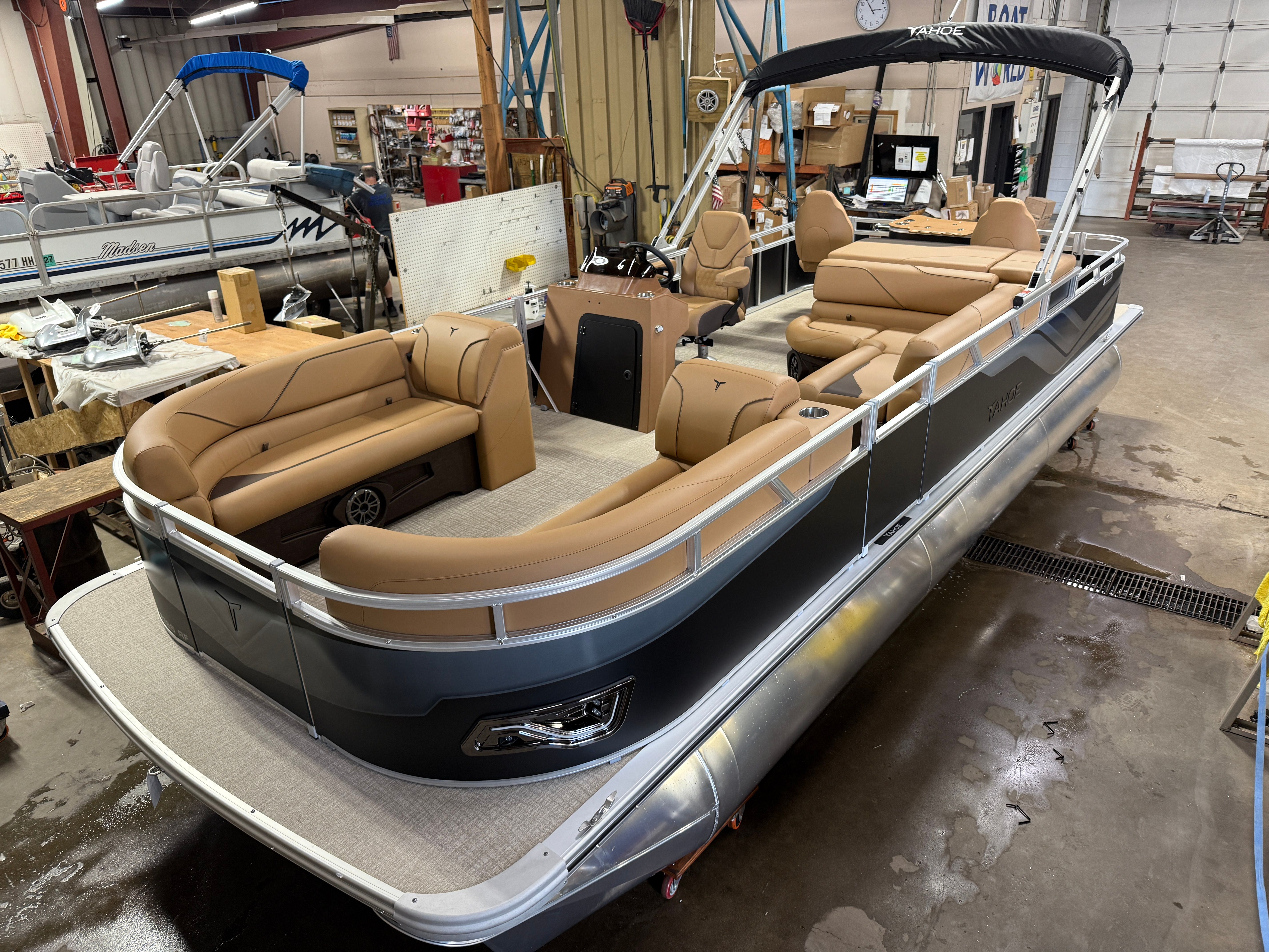 2026 Tahoe Sport Rear Fish 2385 & 4-Stroke $33995