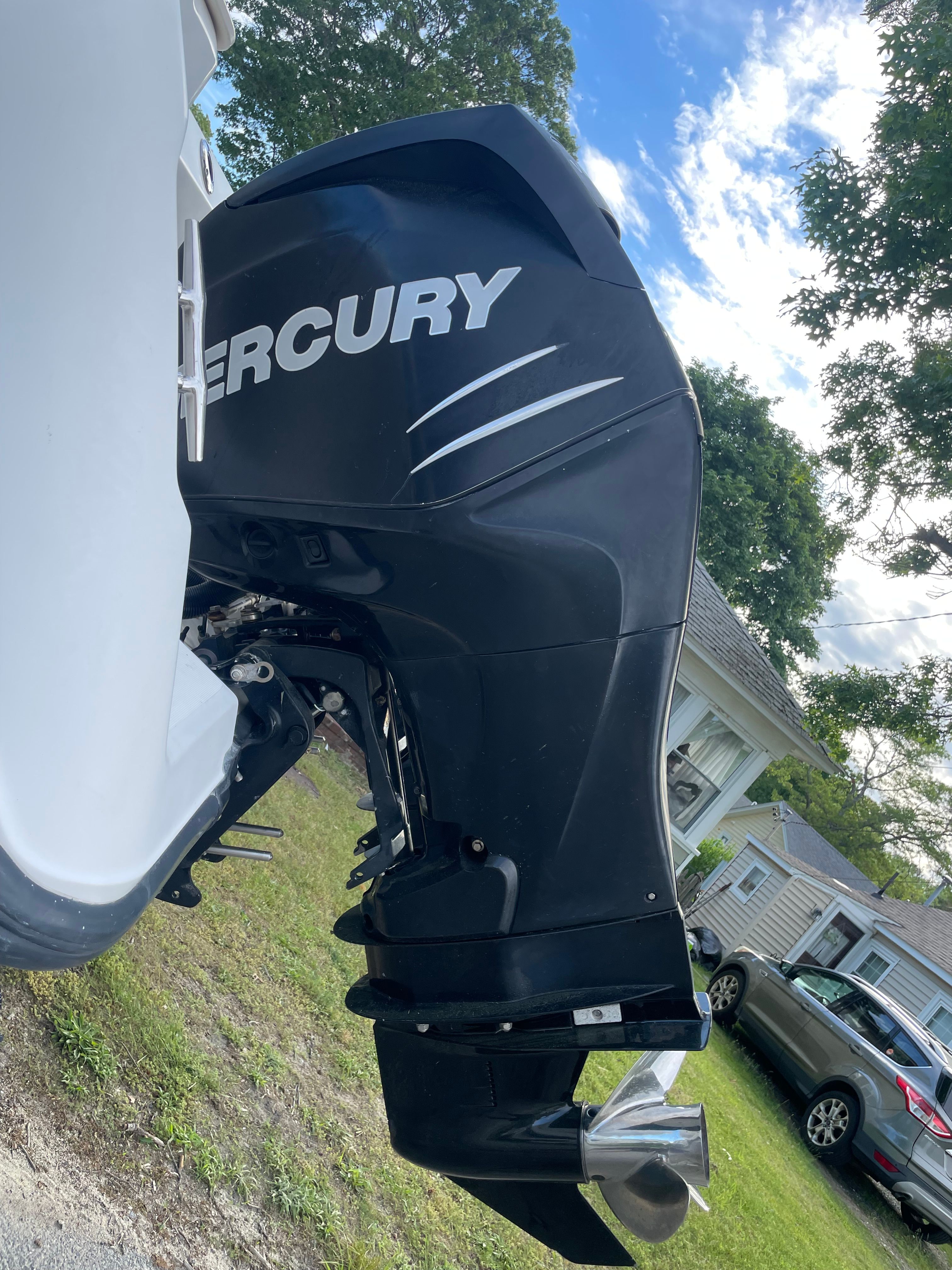 2009 Boston Whaler 255 Conquest - 38