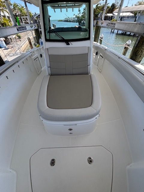 2017 Boston Whaler 330 Outrage - 4