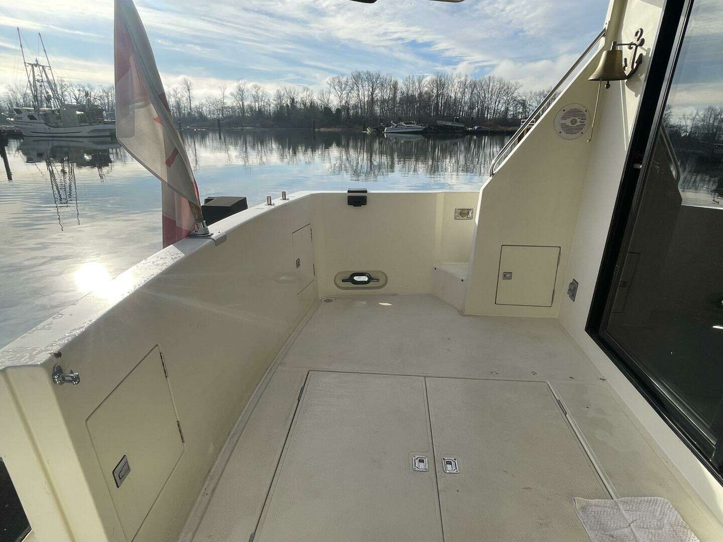 1988 Tollycraft EY440 - Image 16