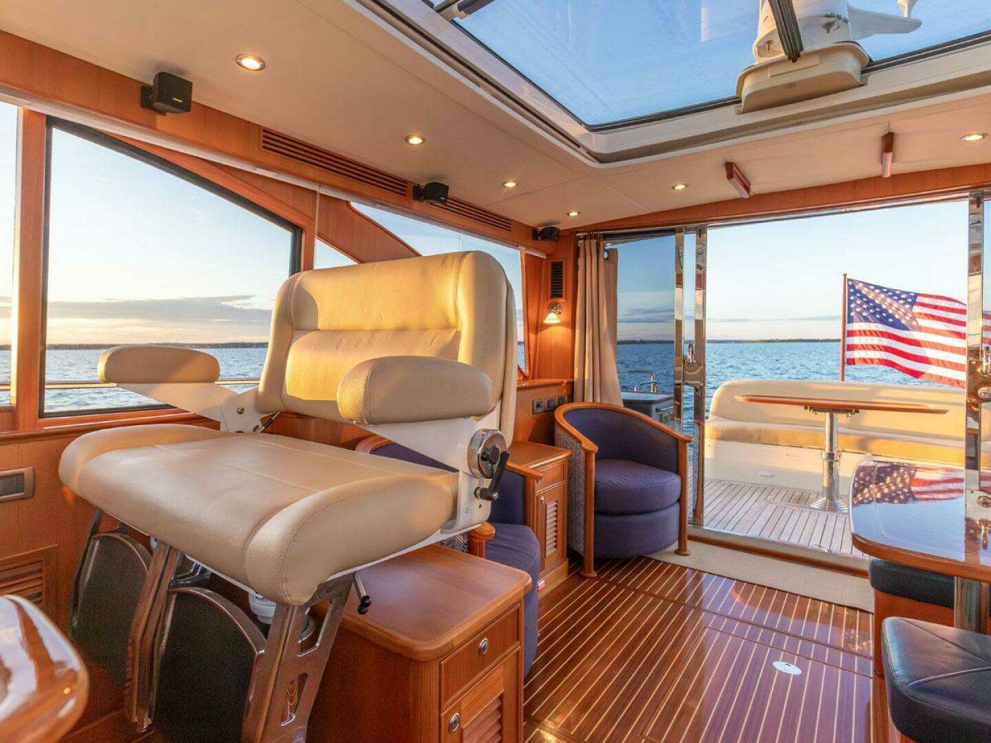 2014 Hunt Yachts — - Image 16