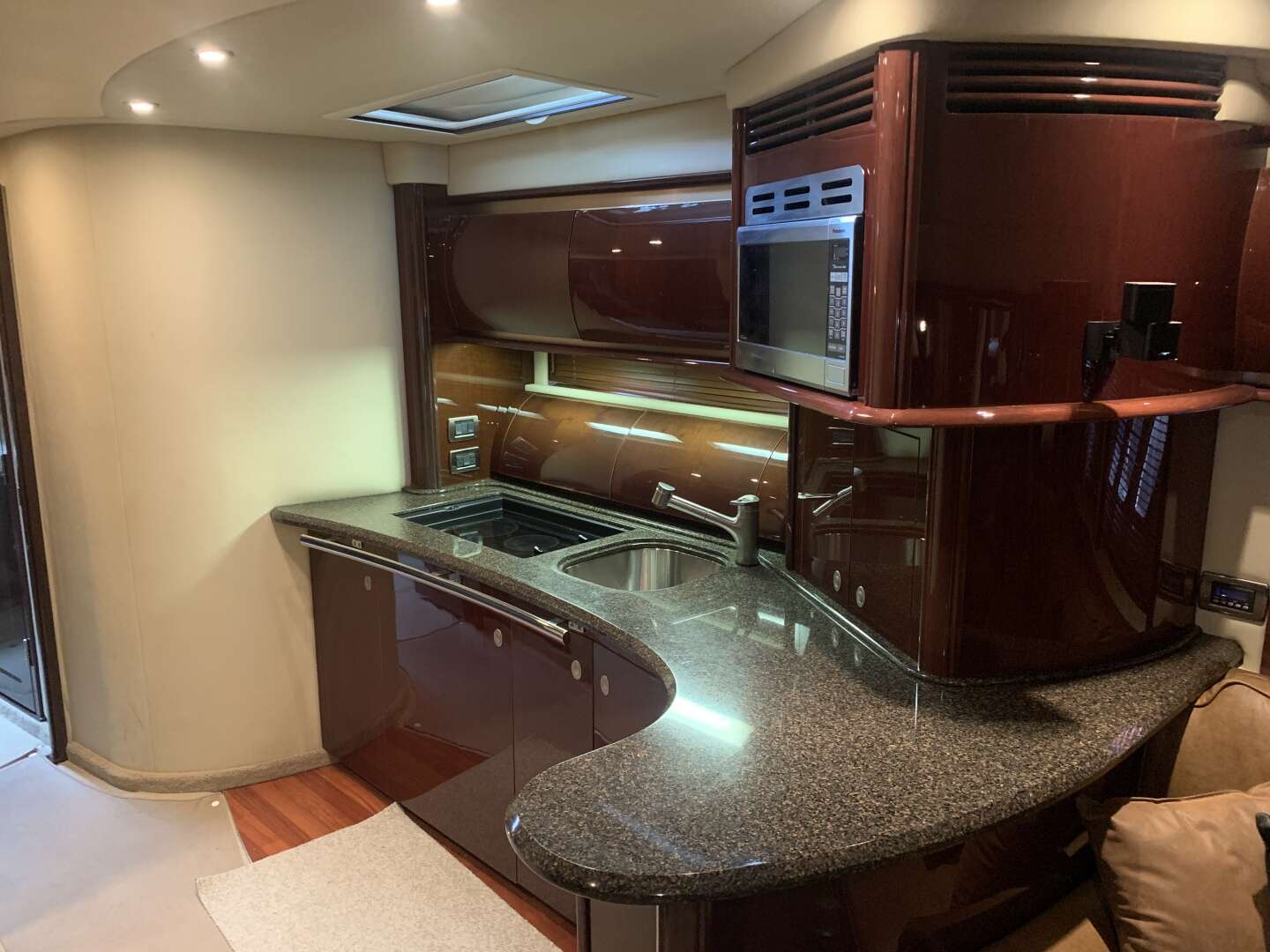 2007 Sea Ray 52 SUNDANCER - Image 55