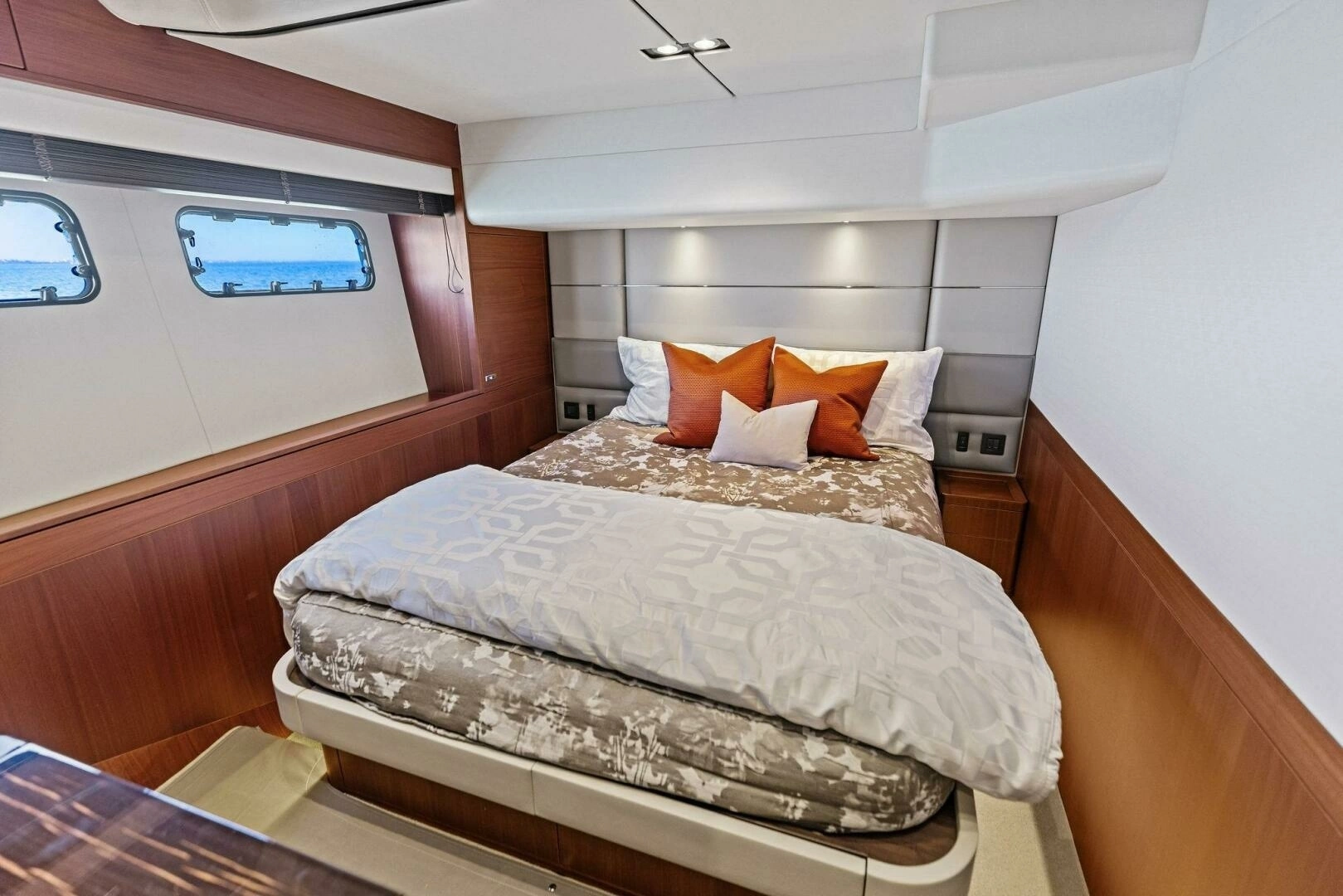 2018 Princess Y75 Motor Yacht - Image 42