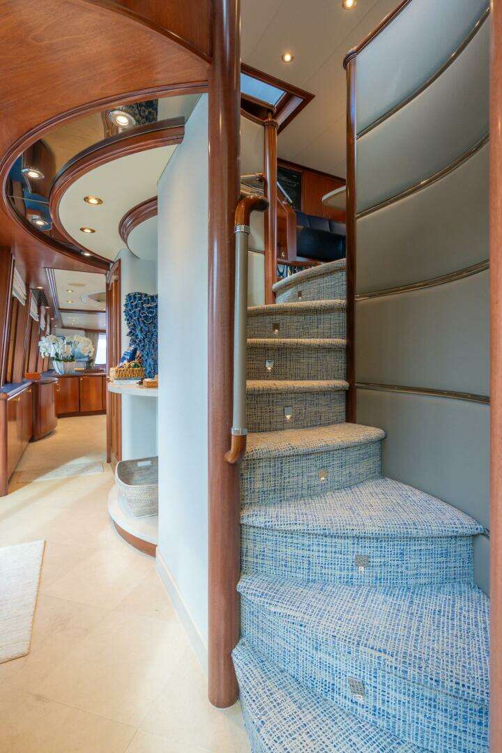 2004 Crescent Raised Pilothouse - Image 37