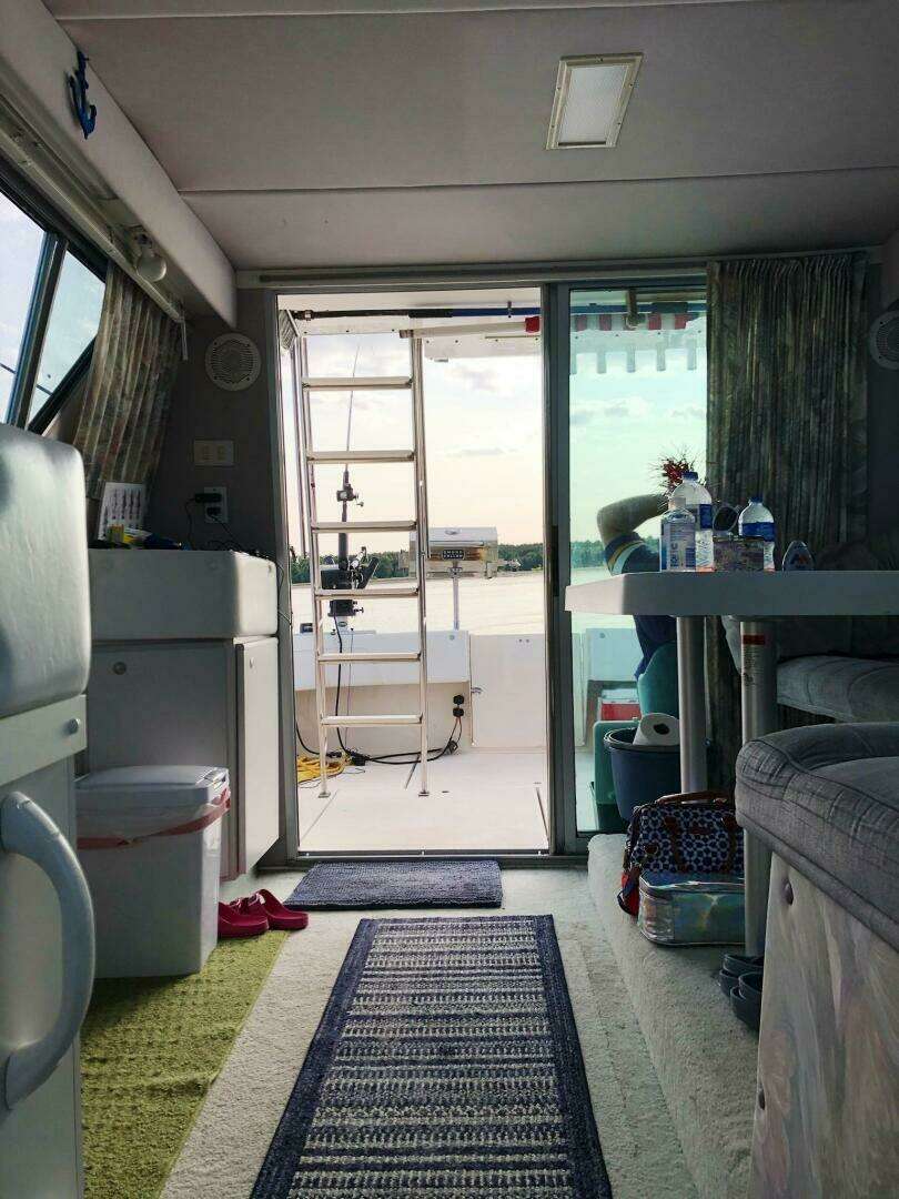 1994 Cruisers Yachts 3380 - Image 10