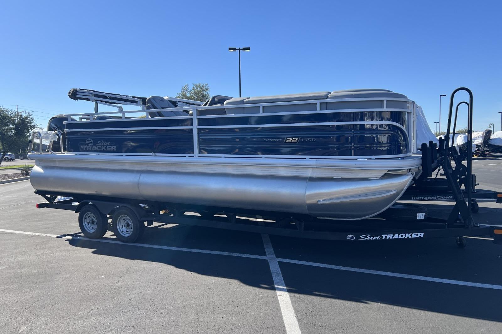 2026 Sun Tracker SportFish 22 DLX