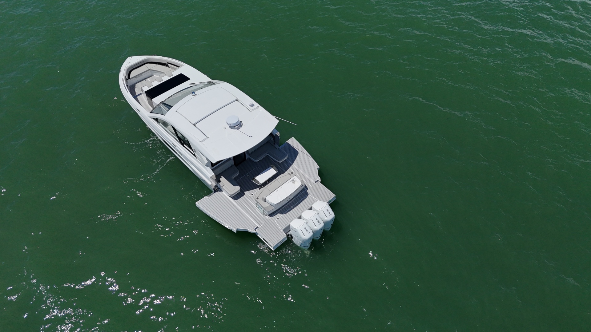 2026 Cruisers Yachts 50GLS OB - Image 30