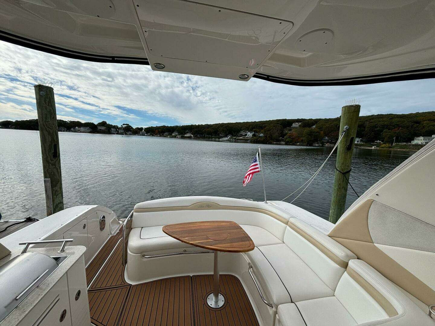 2009 Sea Ray SUNDANCER 350 - Image 23
