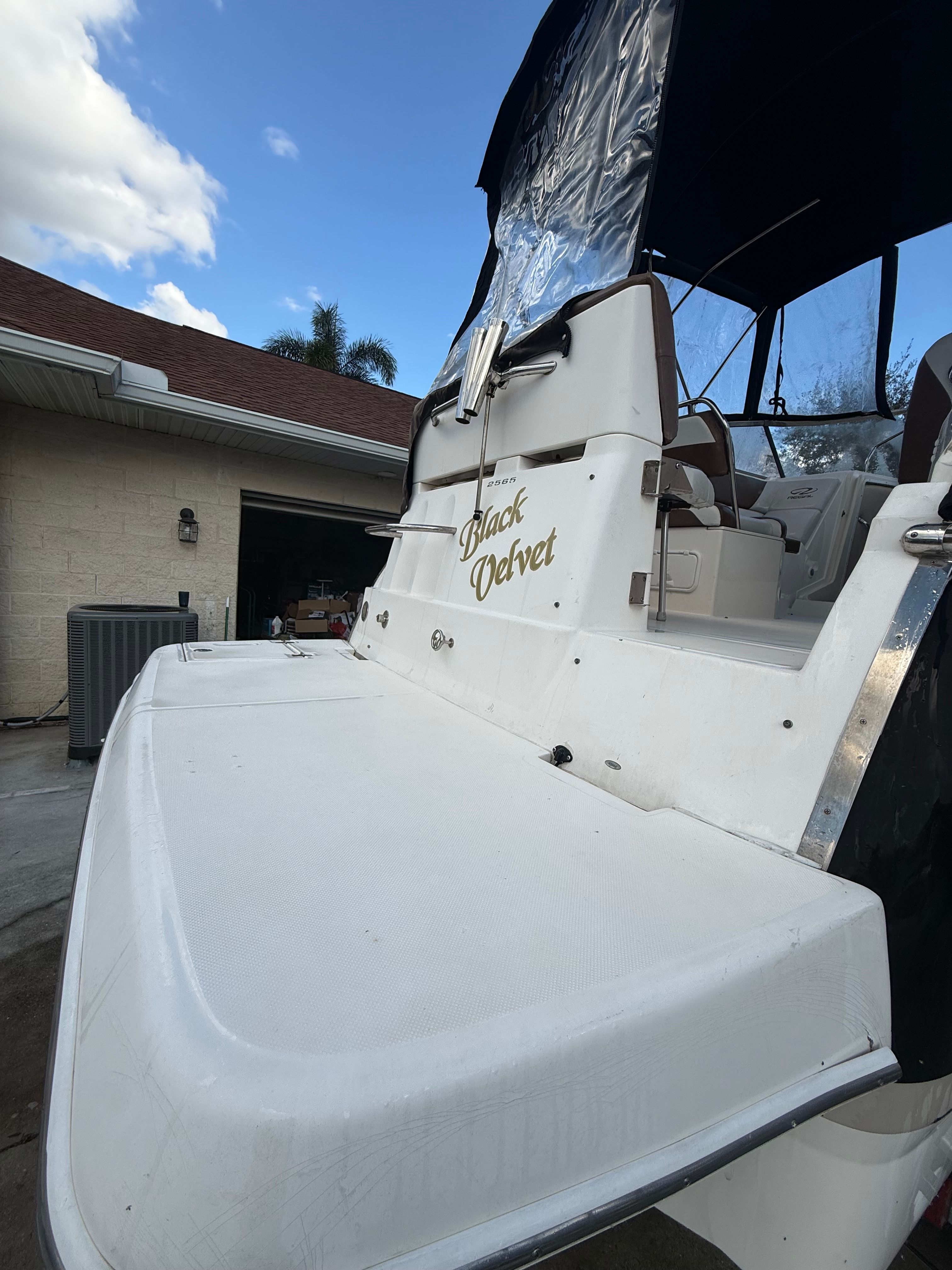 2006 Regal 2565 Window Express - 6
