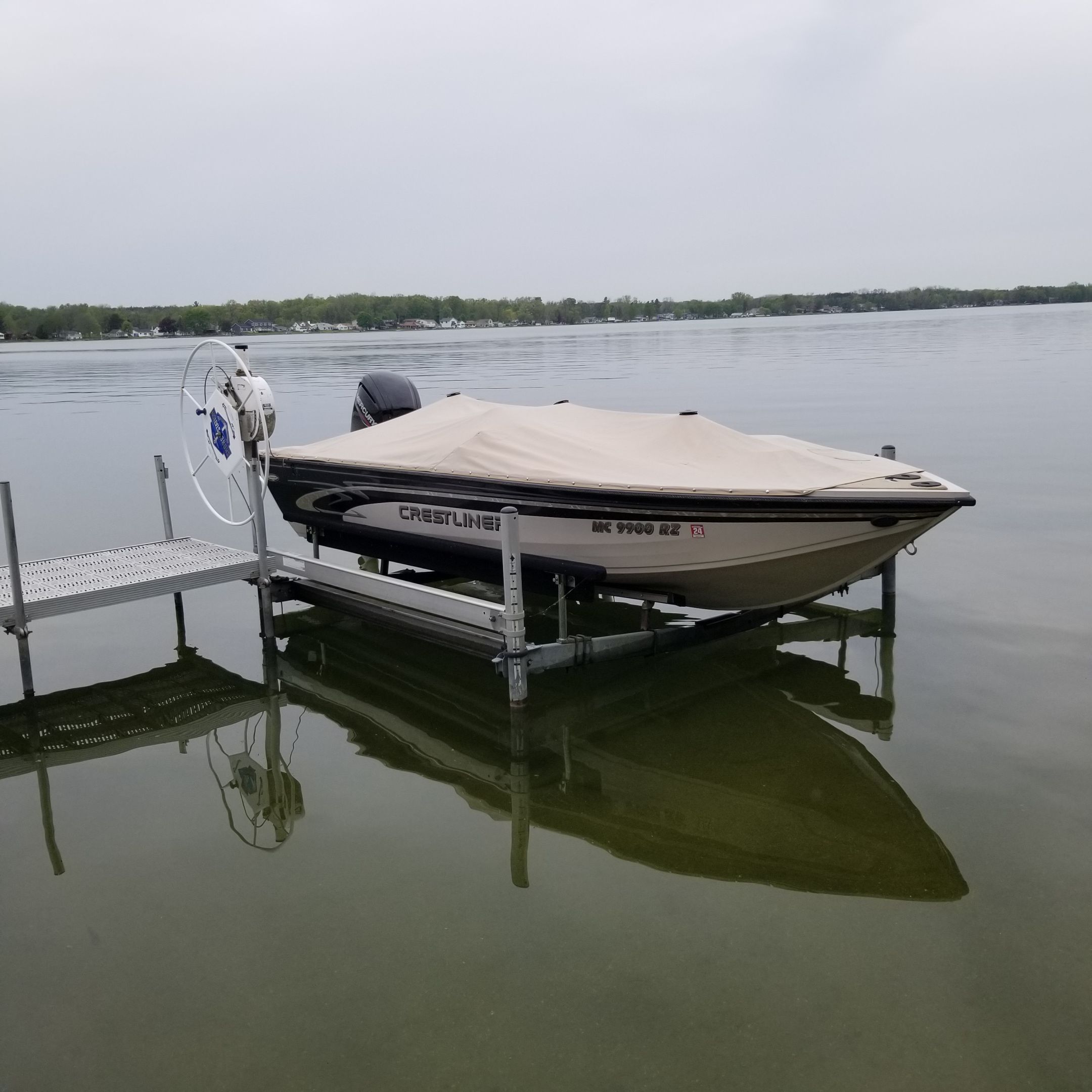 2000 Crestliner Fish Hawk 1750