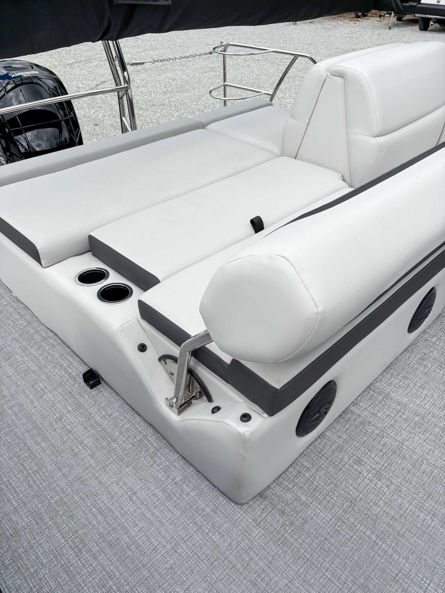 Luxurious seating in the 2026 Harris Cruiser 230 SLDH boat.