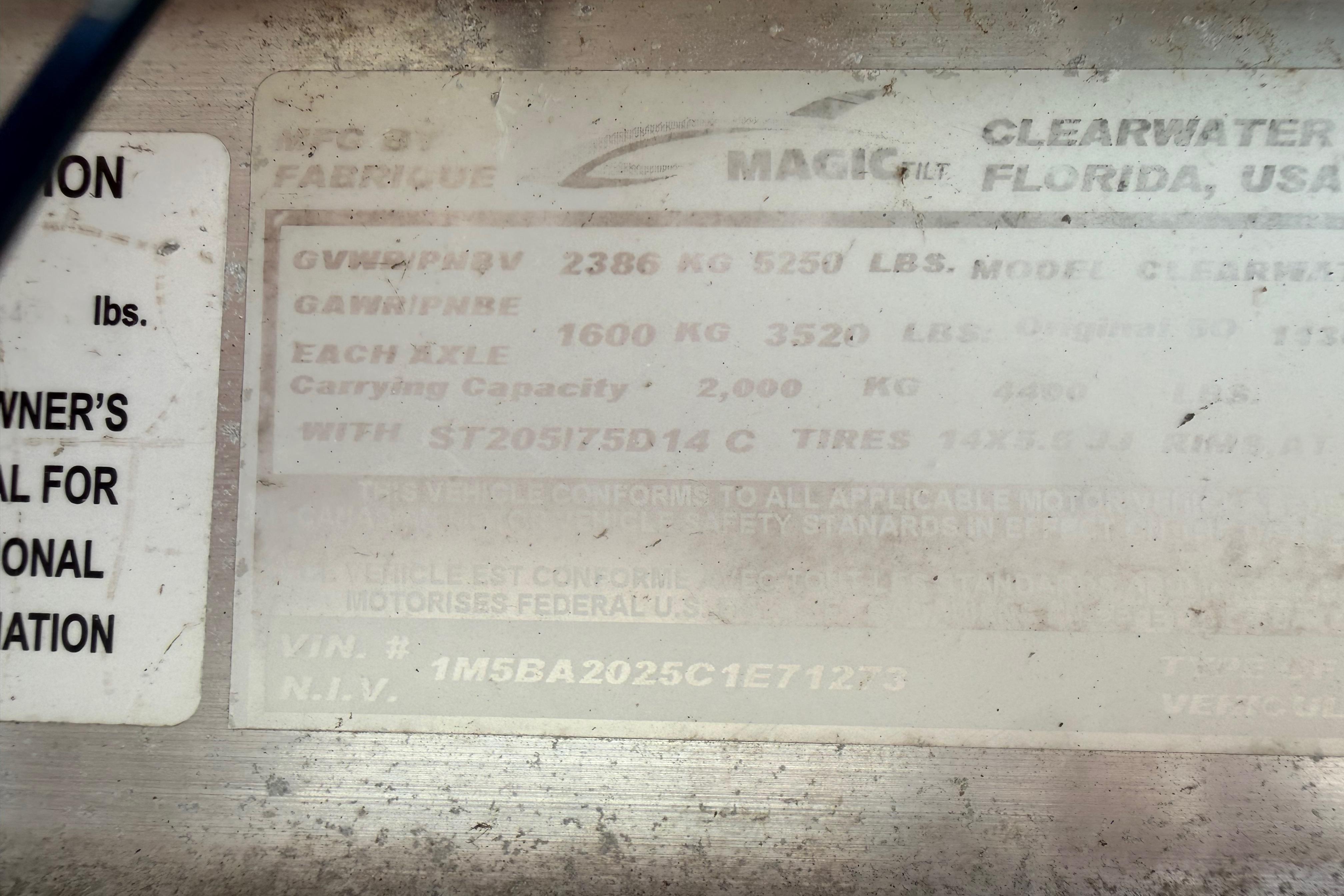 Label on Clearwater 2000 Center Console, 2012 model, showing specifications and VIN details.