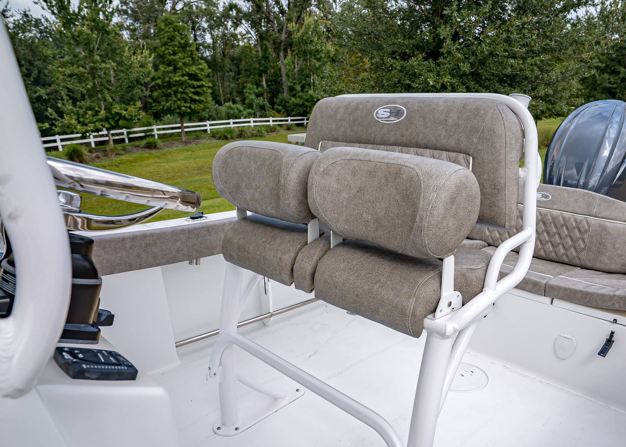 2026 Sea Hunt Ultra 229 - 15