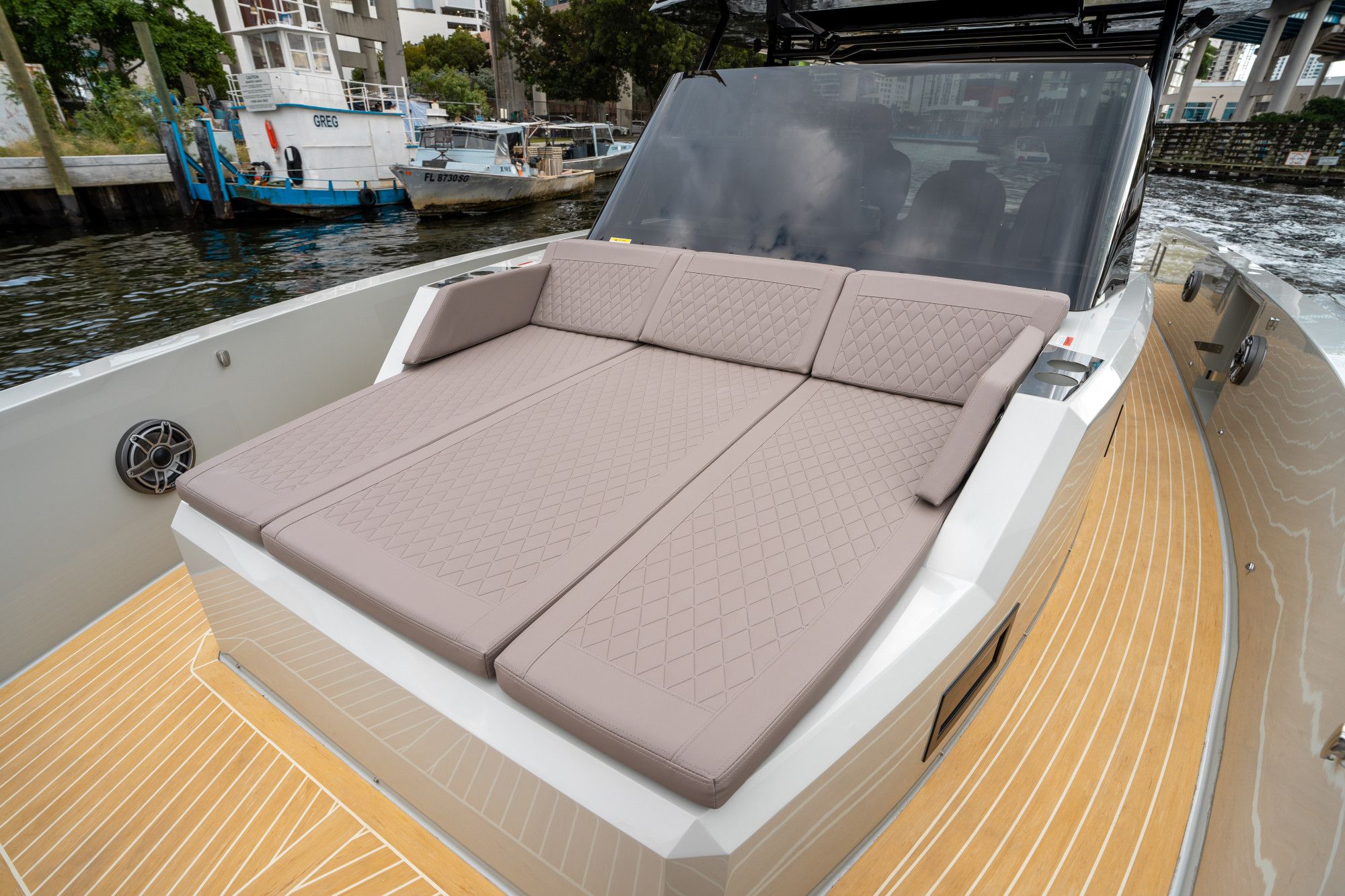 2025 De Antonio Yachts D42 Open - 32