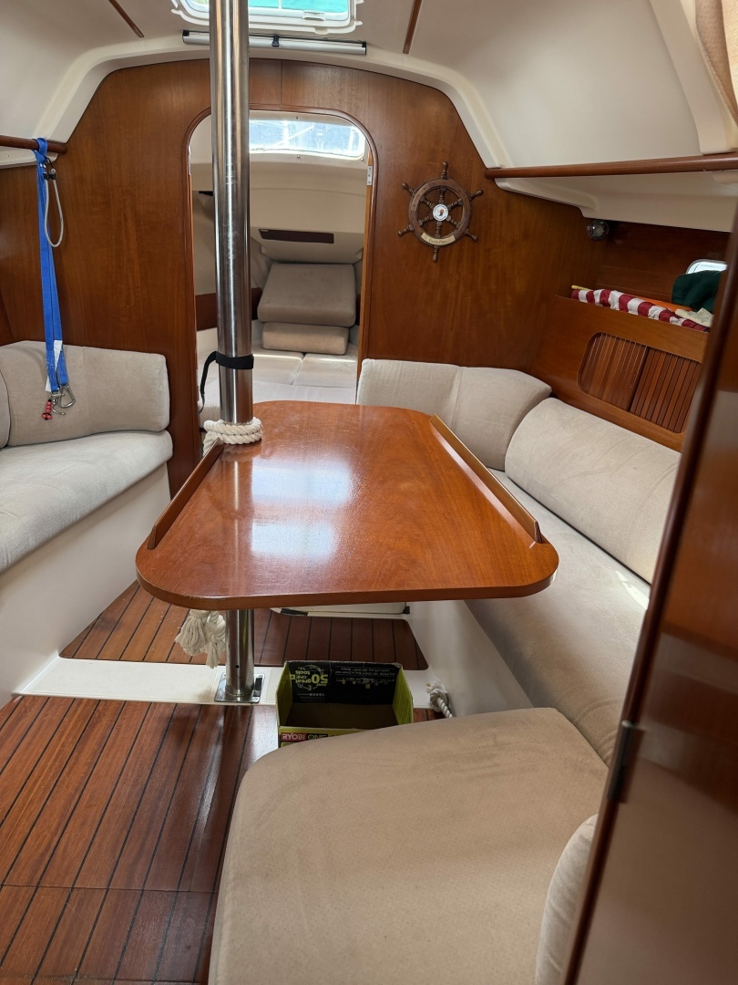 1995 Beneteau OCEANIS 321 - Image 17