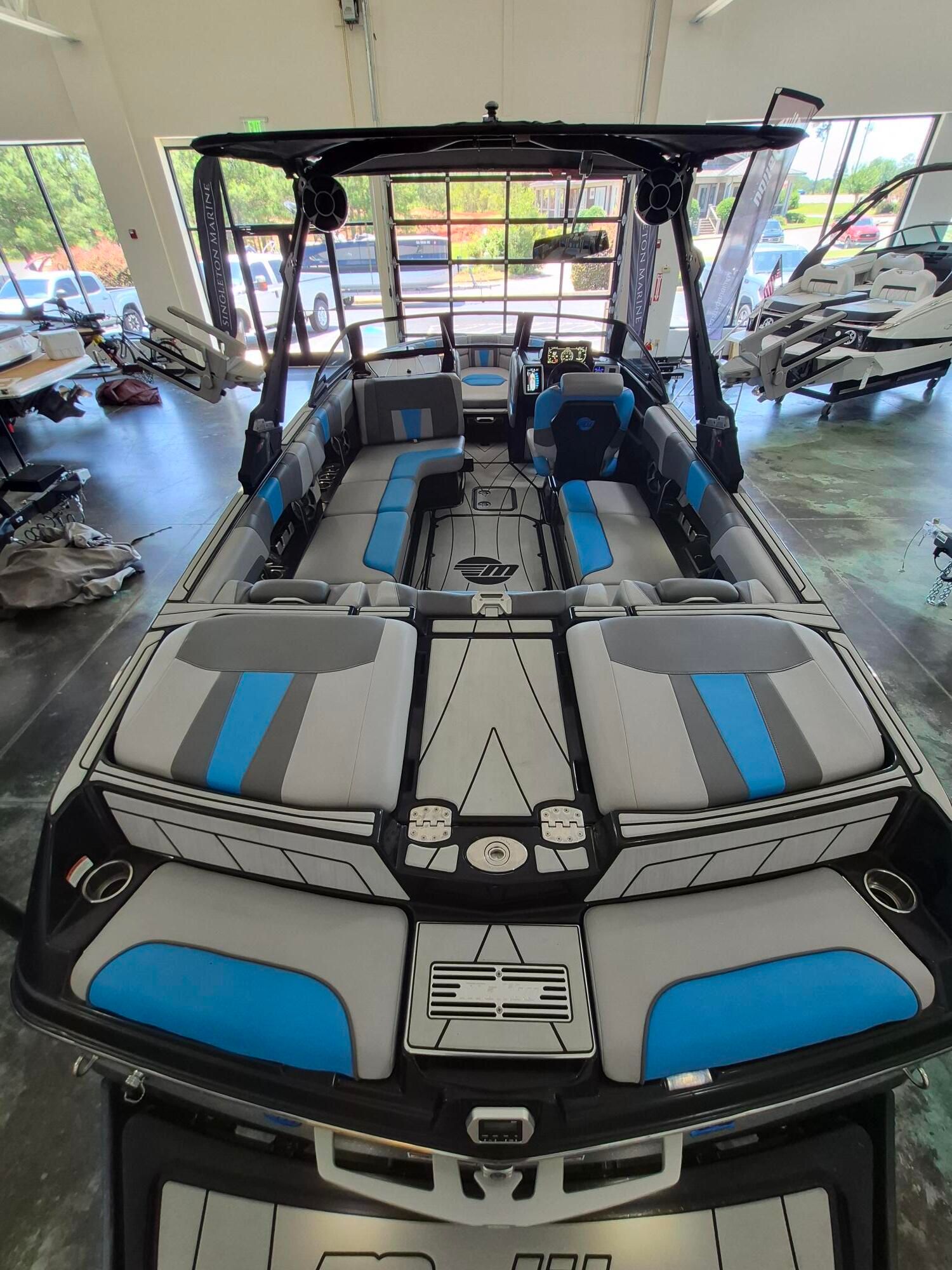 2021 MALIBU 23 LSV - Image 8