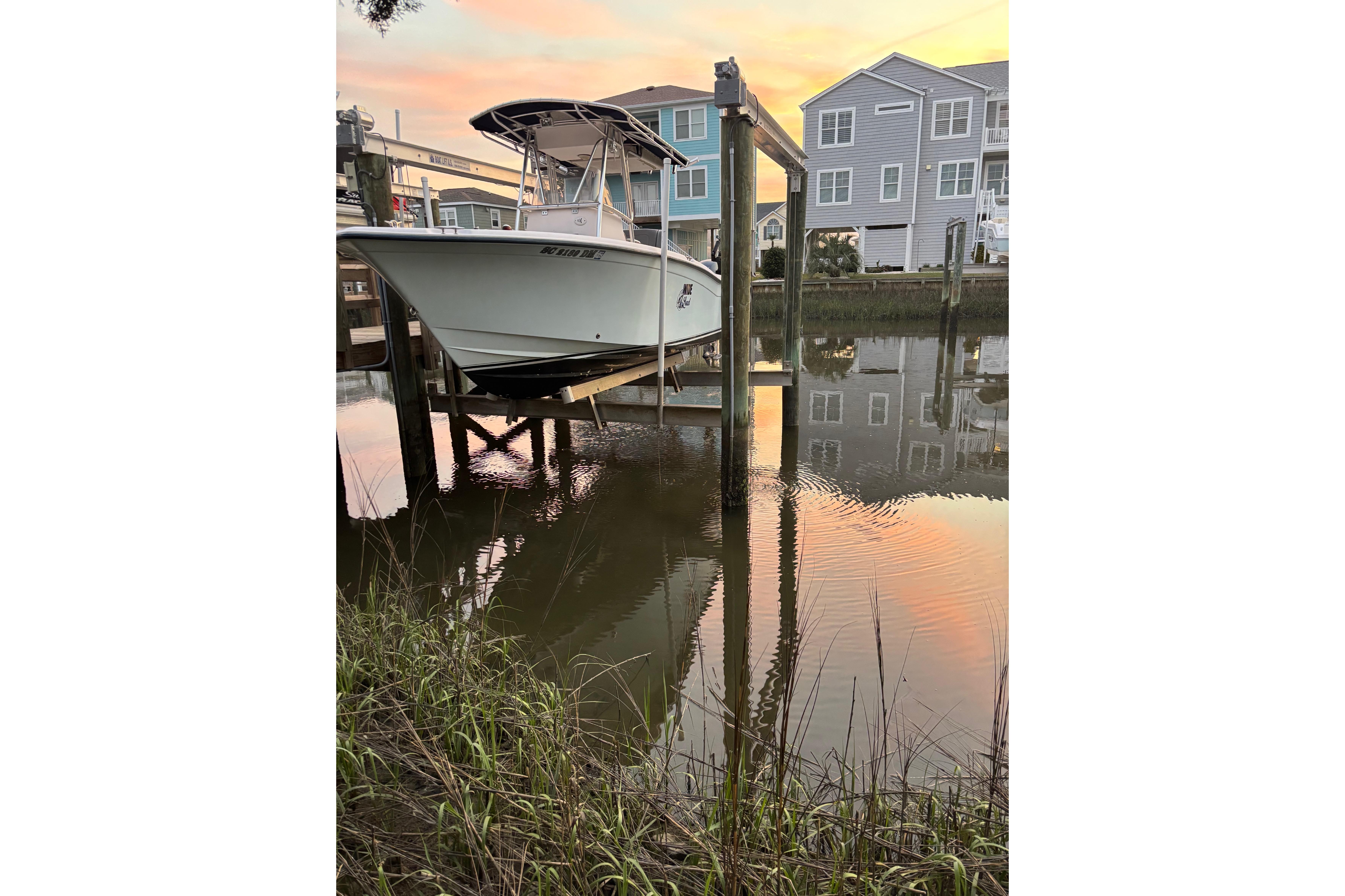 2006 Grady-White Advance 257