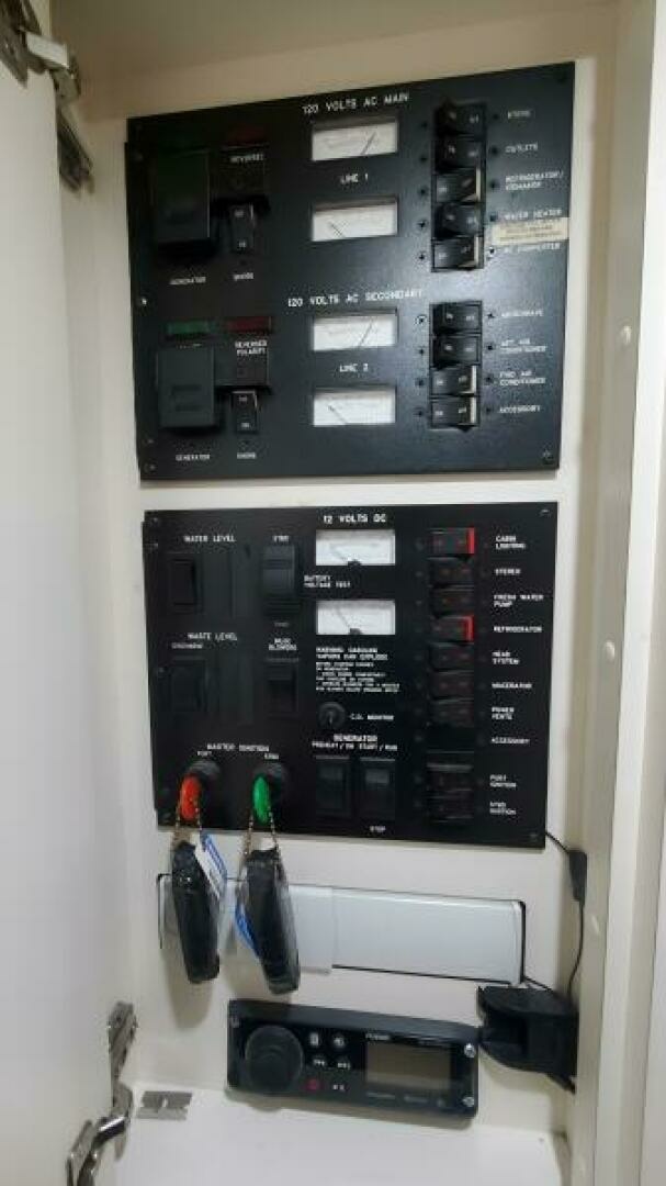 1997 Sea Ray 370 - Image 19