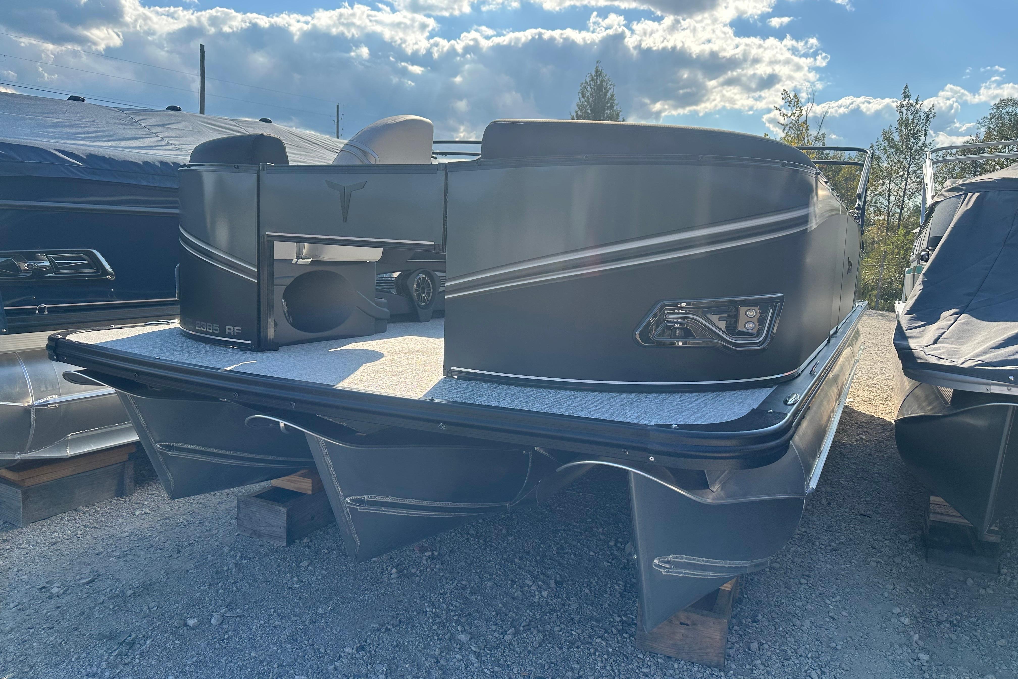 2026 Tahoe Pontoon LTZ