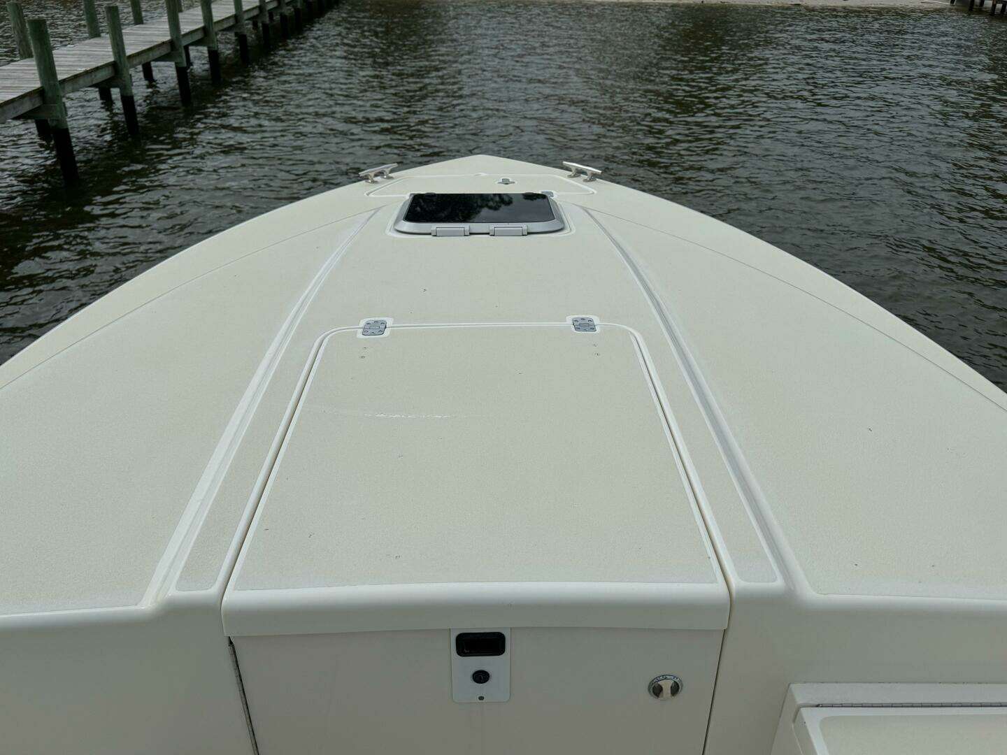 2004 Intrepid 32 CUDDY - Image 18