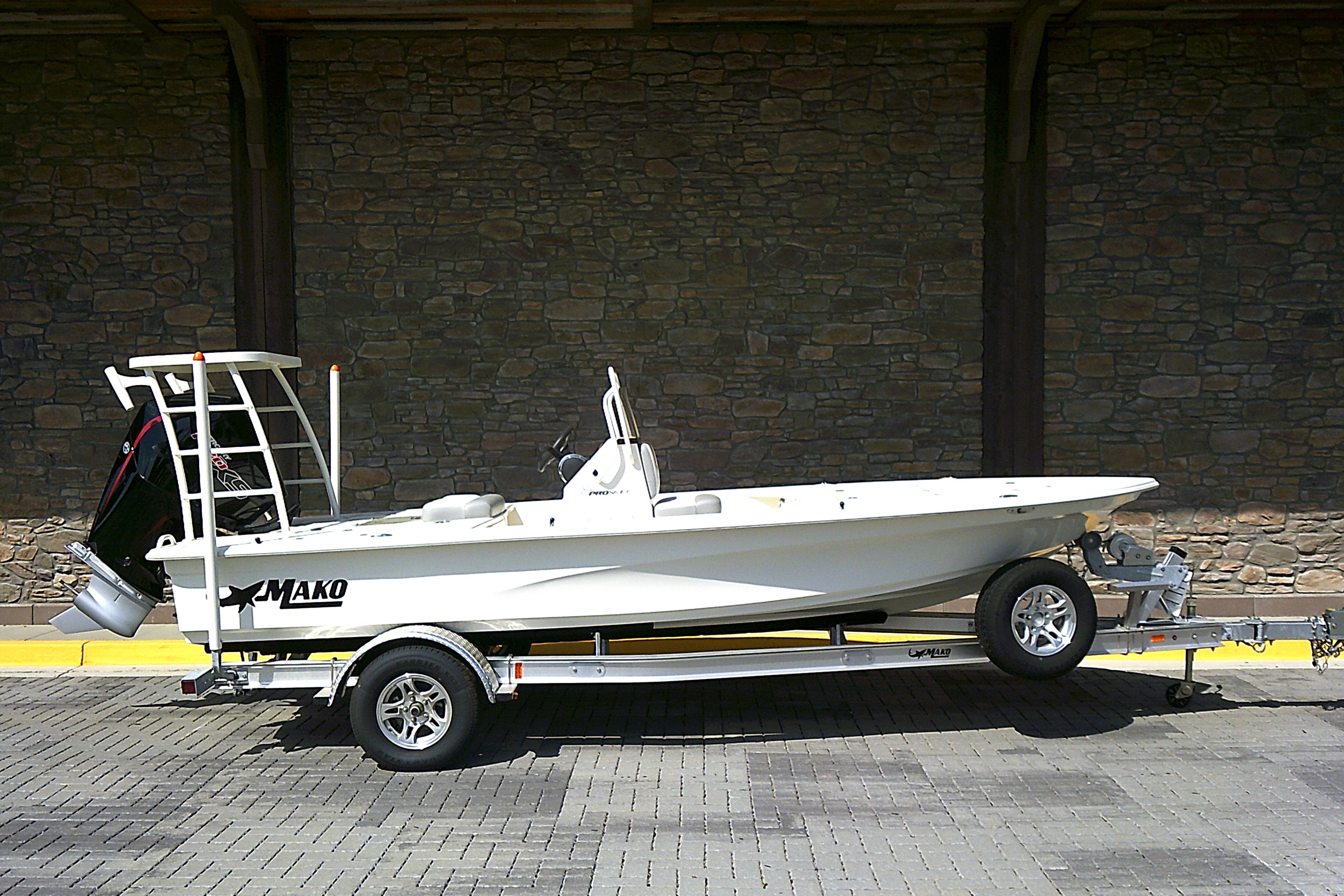 2026 Mako 18 Pro Skiff