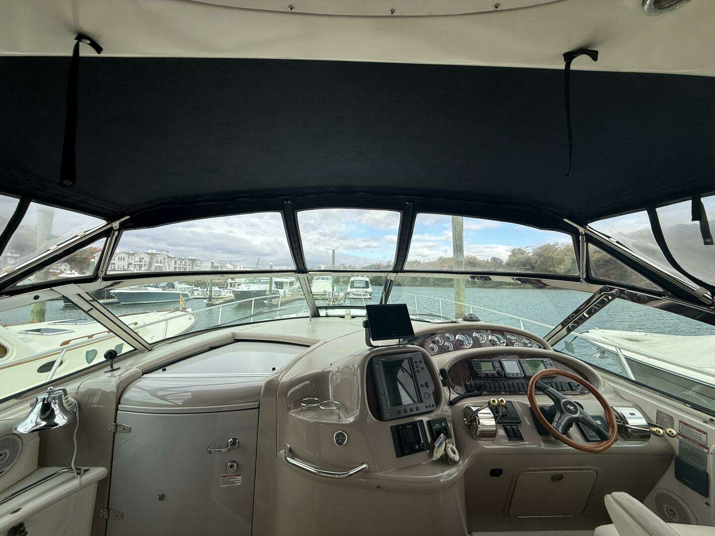 2001 Sea Ray 410 Sundancer - Image 8