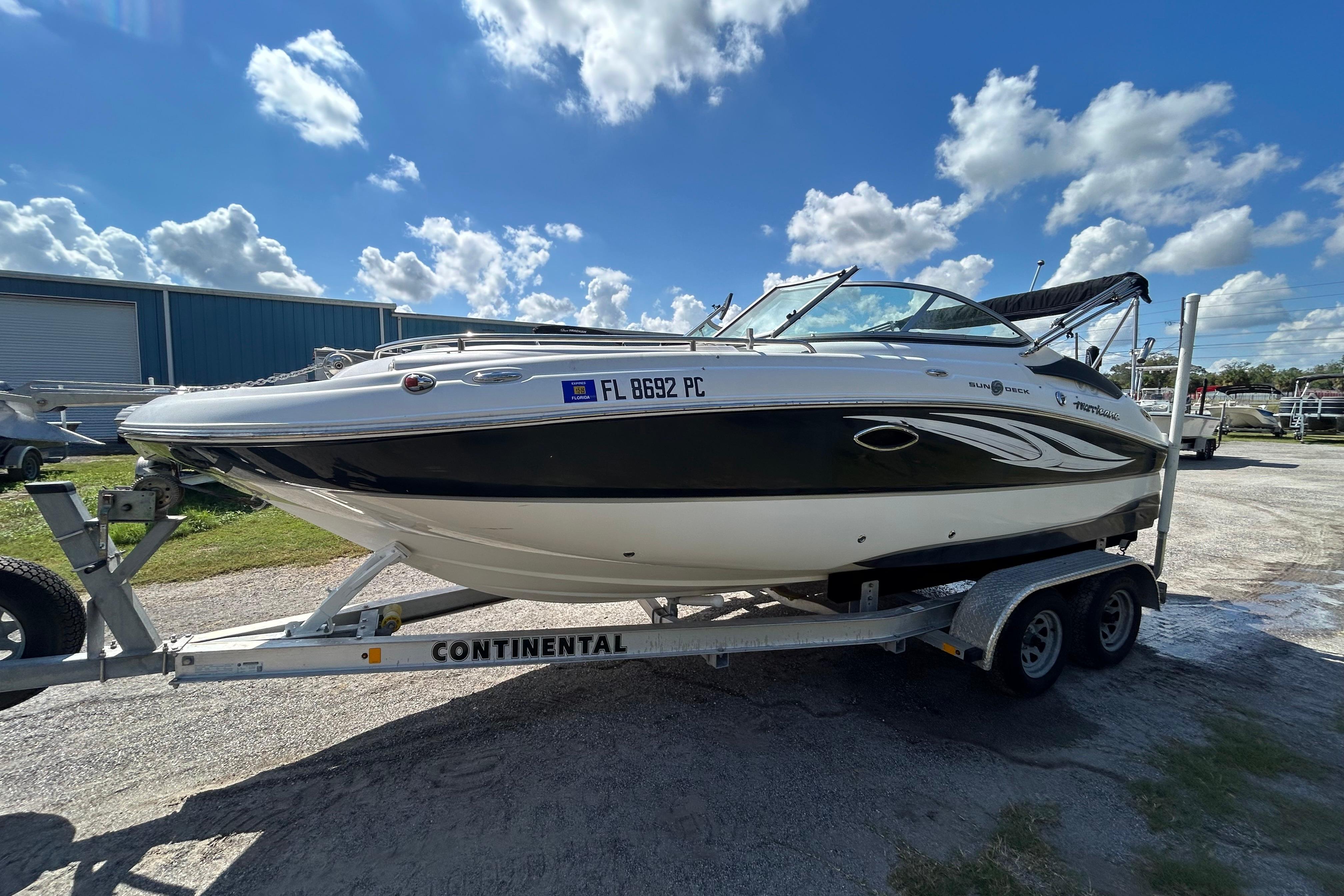 2011 Hurricane SunDeck 2000 OB