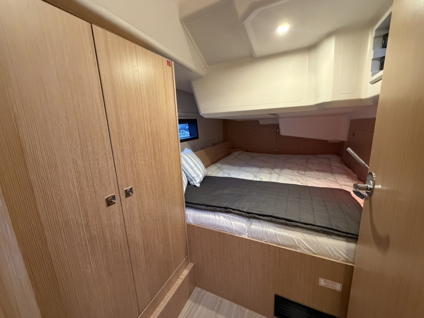 2022 Bavaria C38 - Image 9