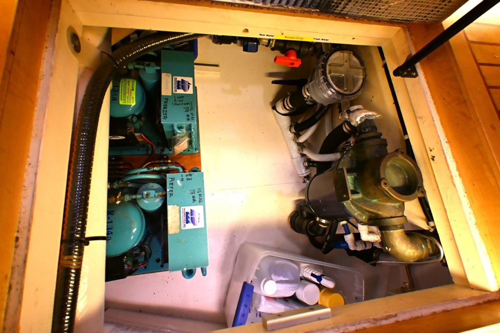 2006 Waterline 50 - Image 86