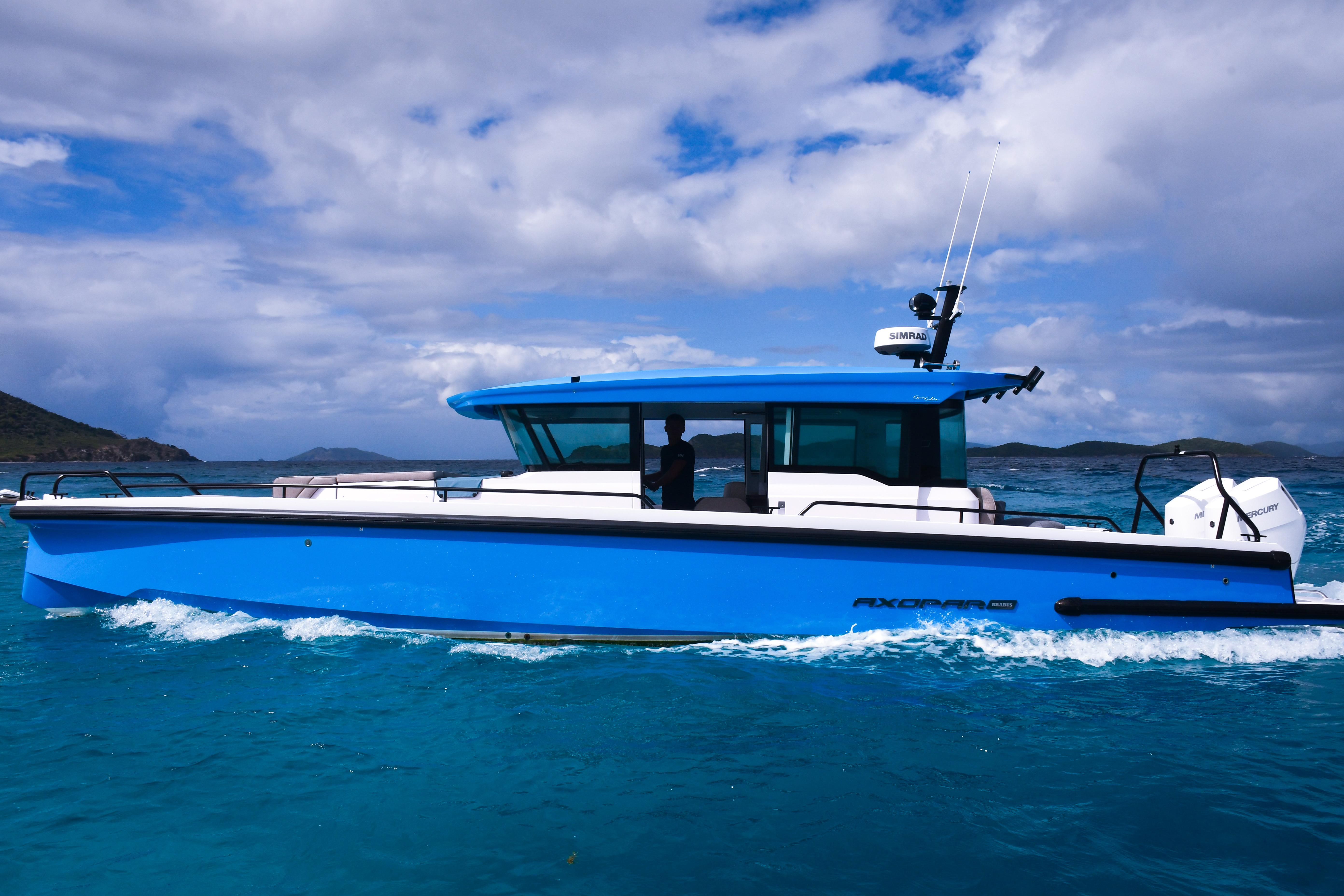 2024 Axopar 37 XC Cross Cabin
