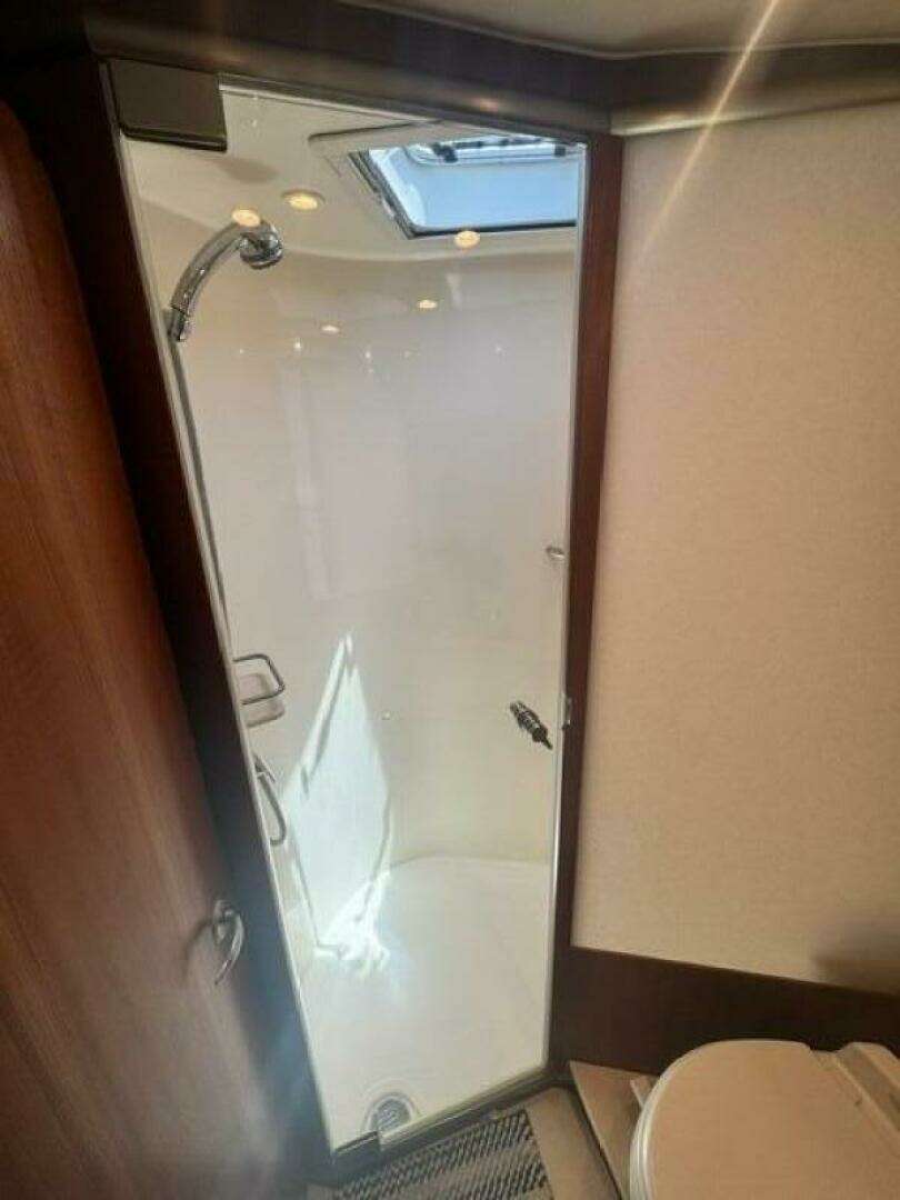 2006 Tiara Yachts 43 Sovran - Image 33