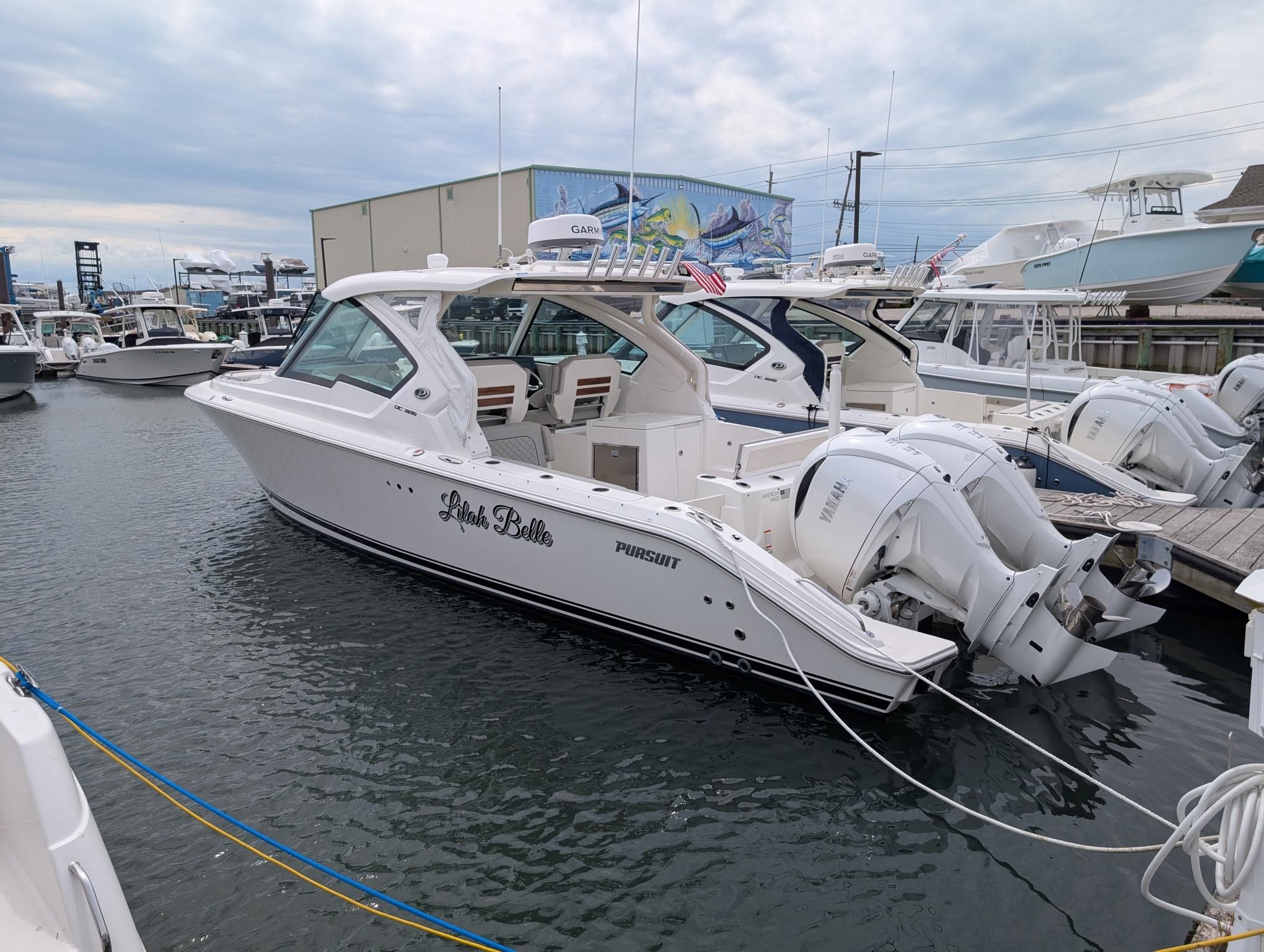 2025 Pursuit DC 326 Dual Console
