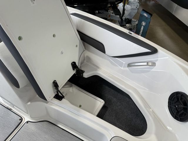2026 Yamaha Boats AR195 - 24