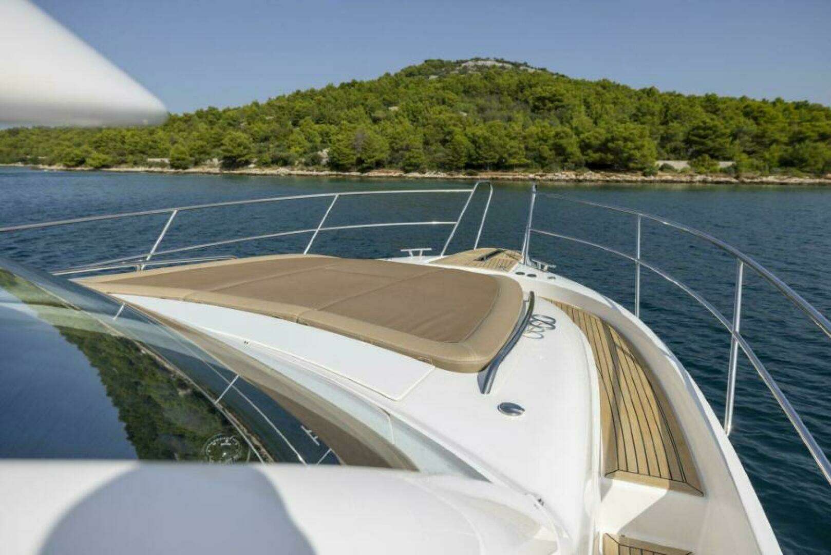 2025 Nimbus 405 Flybridge - Image 11