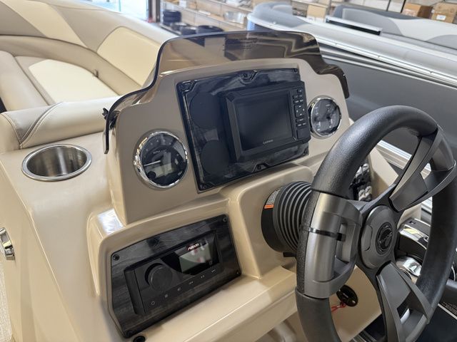 2026 Tahoe Sport - 23 FT Cruise - 8