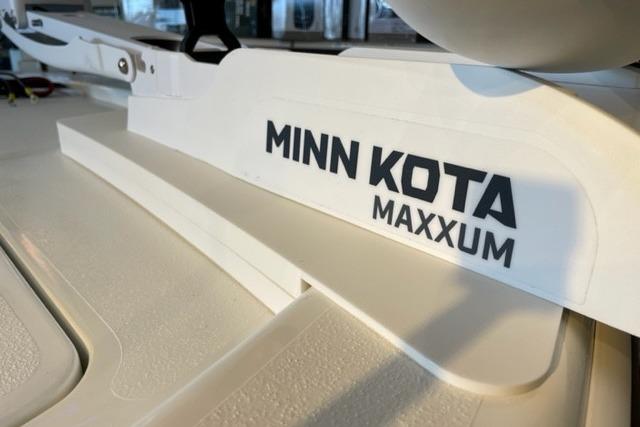Minn Kota Maxxum motor on 2026 Mako Pro Skiff 13 CC boat.